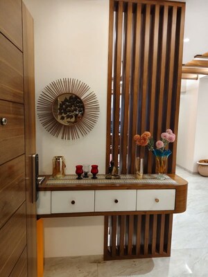 Furnished Amenities in 3.5 BHK Apartment at Digambar Nagar – for Rent
