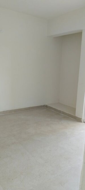 Room in 2 BHK Apartment at Unitech Uniworld Gardens 2, Sector 47 – for Rent