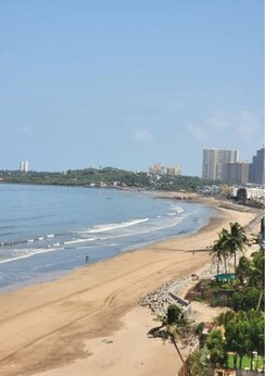 4 BHK + Pooja Room,Servant Room Apartment For Sale in Rustomjee Ocean Vista