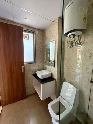 Bathroom in 1 BHK Builder Floor at Sector 57 – for Rent