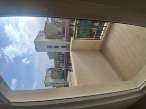 Furnished Amenities in 2.5 BHK Apartment at BPTP Mansions Park Prime, Sector 66 – for Rent