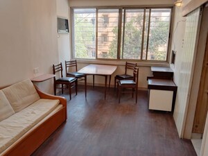 1 BHK Apartment For Rent in Shri Kumar Society, Santacruz East