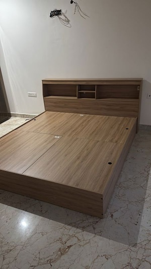 Room in 1 BHK Builder Floor at Sushant Lok Iii – for Rent