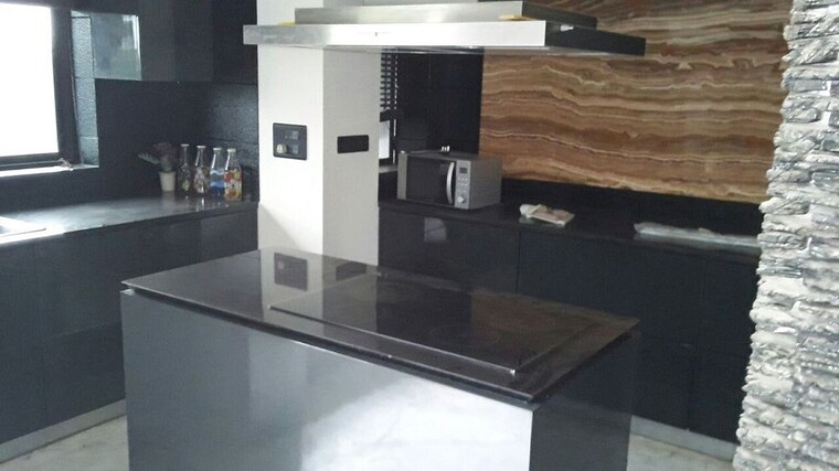 Kitchen, bandra west 3 Bedroom 1100 Sq.Ft. Apartment In Bandra West Mumbai 10472949