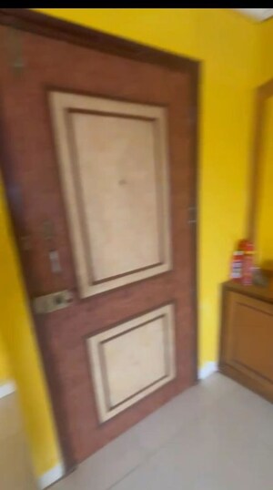 Furnished Amenities in 1 BHK Apartment at Sagar Avenue, Santacruz East – for Rent