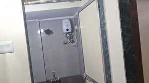 Furnished Amenities in 1 BHK Apartment at Dadar East – for Rent