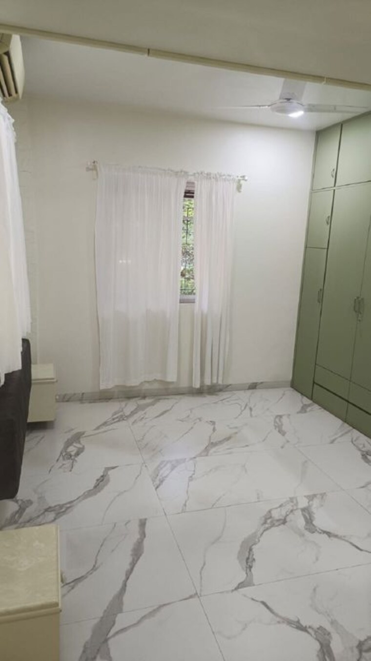 Bedroom, bandra west 1 Bedroom 500 Sq.Ft. Apartment In Bandra West Mumbai 10472987