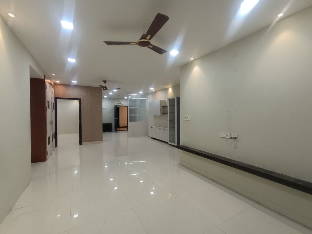 3 BHK + Pooja Room,Servant Room,Study Room,Extra Room,Basement,Store Room 2124 Sq.Ft. Apartment in Prestige Beverly Hills