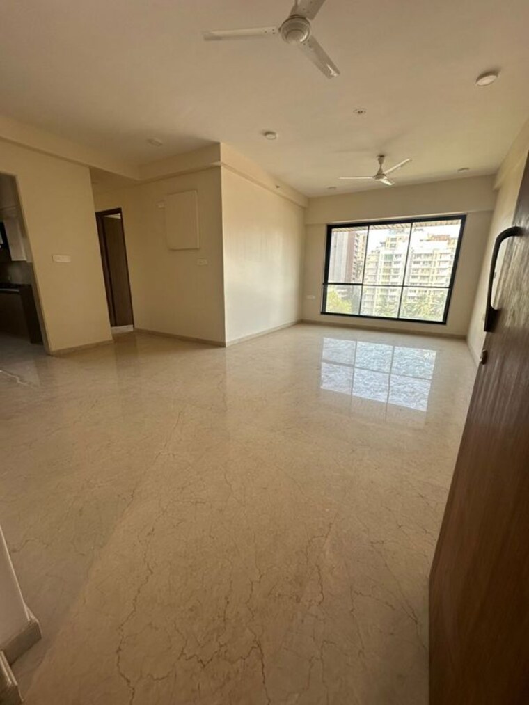 Room, khar west 3 Bedroom 1100 Sq.Ft. Apartment In Khar West Mumbai 10473011