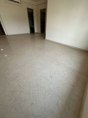 Room in 3 BHK Apartment at Khar West – for Rent