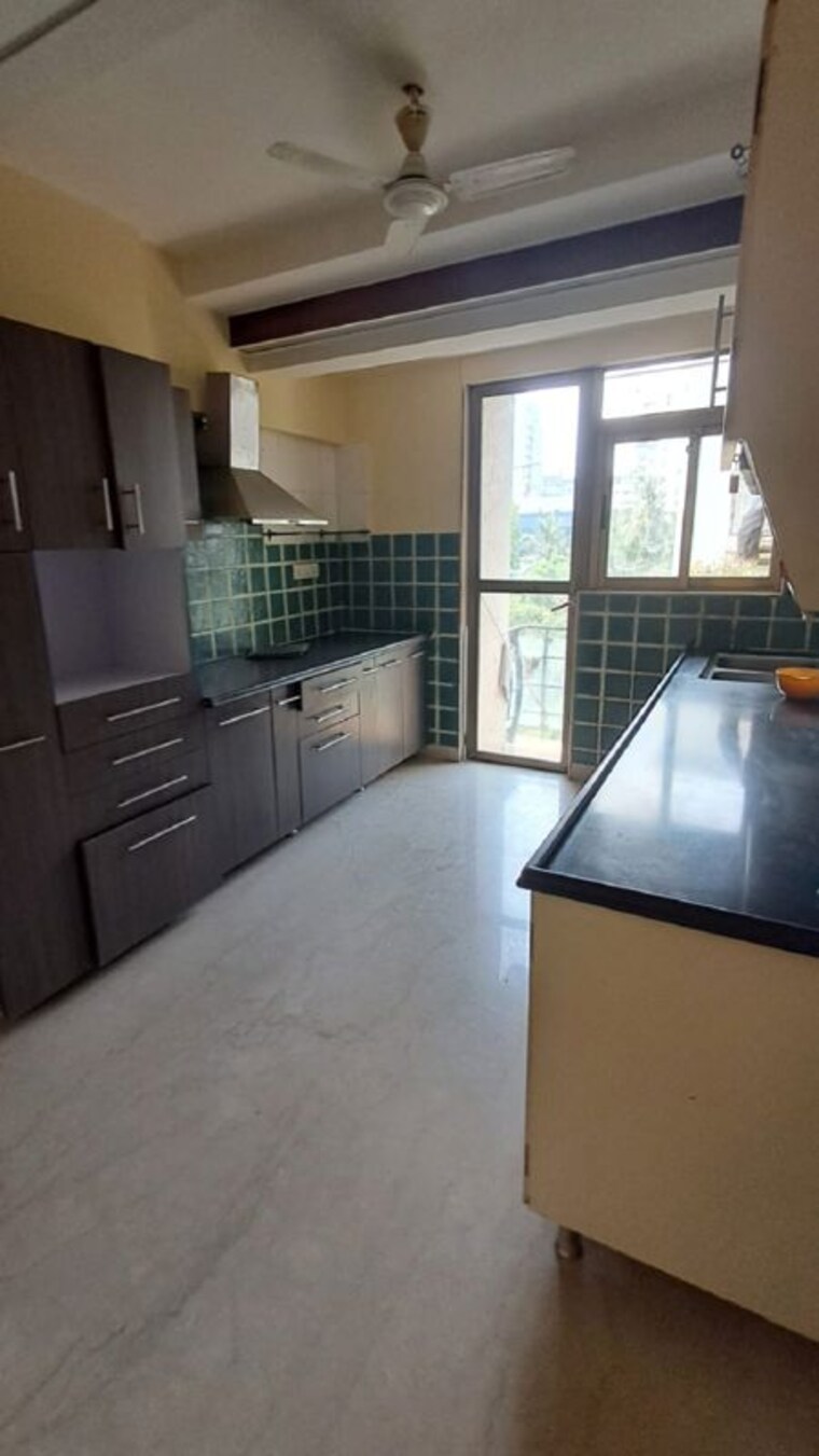 Kitchen, bandra west 3 Bedroom 1100 Sq.Ft. Apartment In Bandra West Mumbai 10473024