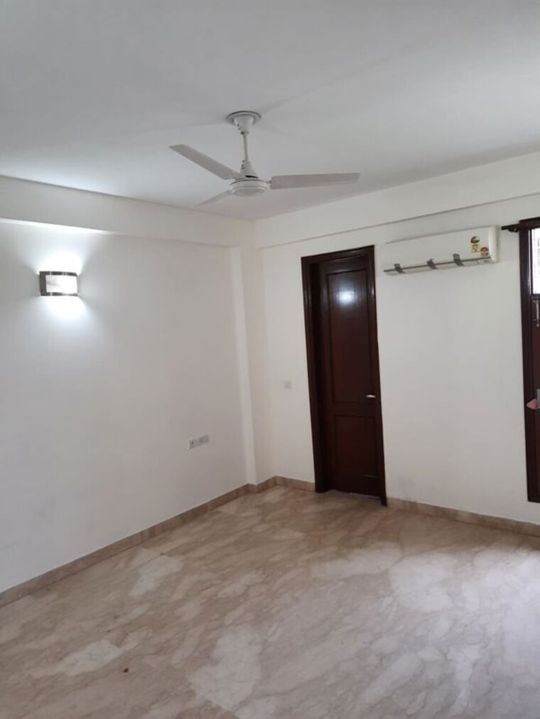 Room, gulmohar park 3 Bedroom 1900 Sq.Ft. Builder Floor In Gulmohar Park Delhi 10473030