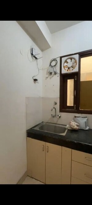 Furnished Amenities in 1 BHK Builder Floor at Mehrauli – for Rent