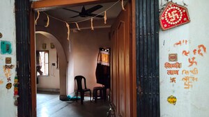 Building Lobby in  Builder Floor at Kolkatta Gpo – for Sale