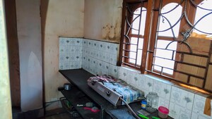 Kitchen in  Builder Floor at Kolkatta Gpo – for Sale