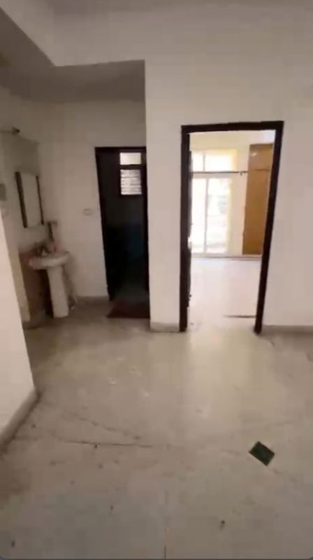 3 BHK + Pooja Room 1860 Sq.Ft. Apartment in Mahagun Mansion I and II
