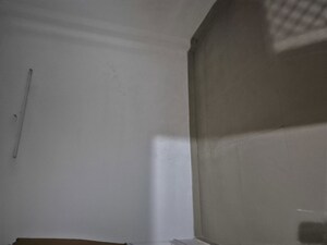 Furnished Amenities in 3.5 BHK Builder Floor at Mayur Vihar – for Rent