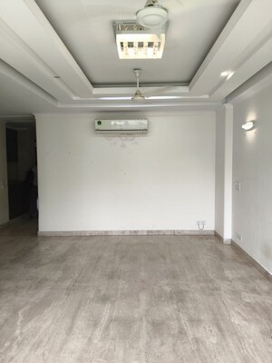 Room in 3 BHK Builder Floor at Pamposh Enclave – for Rent