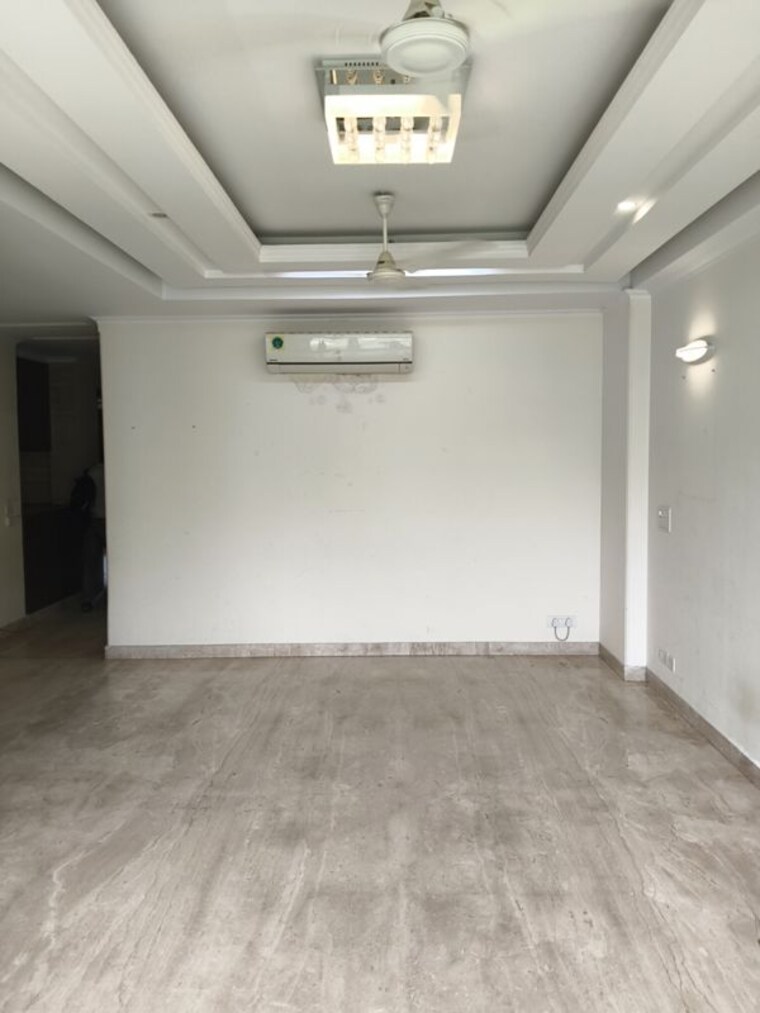 Room, pamposh enclave 3 Bedroom 200 Sq.Yd. Builder Floor In Pamposh Enclave Delhi 10473449