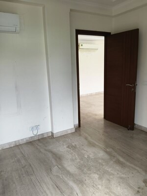 Room in 3 BHK Builder Floor at Pamposh Enclave – for Rent