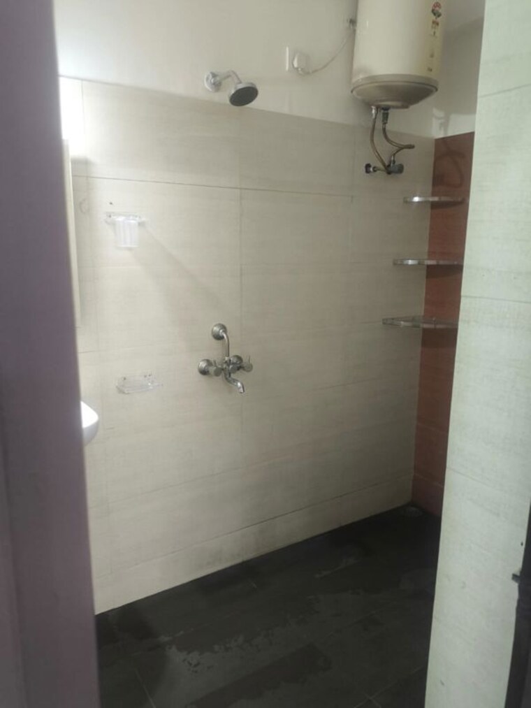 Bathroom, lakdi ka pul 3 Bedroom 1600 Sq.Ft. Apartment In Lakdi Ka Pul Hyderabad 10473421