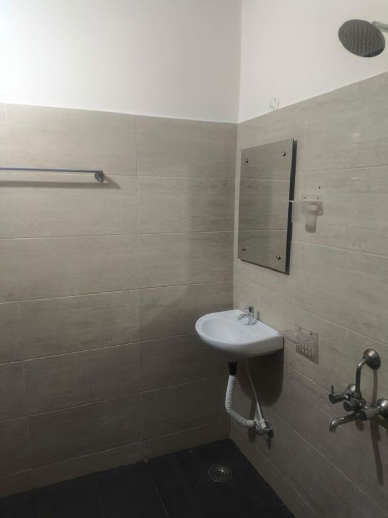Bathroom, lakdi ka pul 3 Bedroom 1600 Sq.Ft. Apartment In Lakdi Ka Pul Hyderabad 10473421