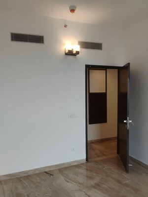 Room in 3 BHK Apartment at Supertech Supernova Astralis, Sector 94 – for Rent