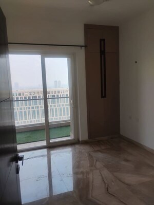 Room in 3 BHK Apartment at Supertech Supernova Astralis, Sector 94 – for Rent