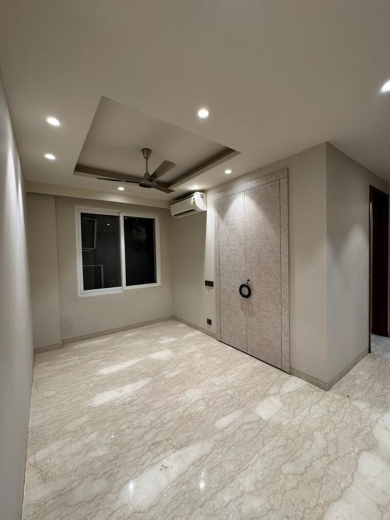 Room, panchsheel enclave 3 Bedroom 260 Sq.Yd. Builder Floor In Panchsheel Enclave Delhi 10473483