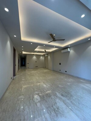 Room in 3 BHK Builder Floor at Panchsheel Enclave – for Sale