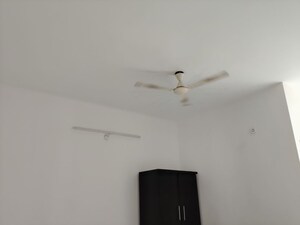 Furnished Amenities in 3 BHK Apartment at Madhapur – for Rent