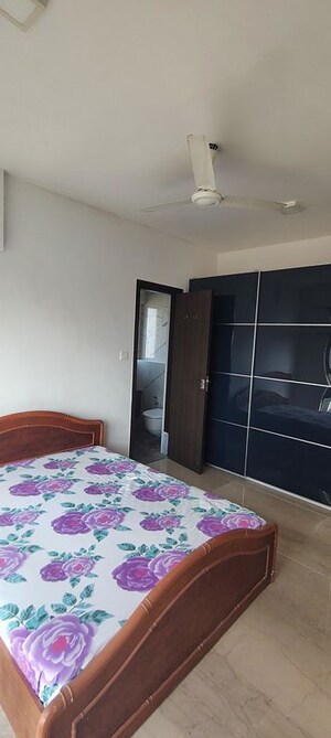 Room in 3 BHK Apartment at Man Shanti Sadan, Bandra West – for Rent