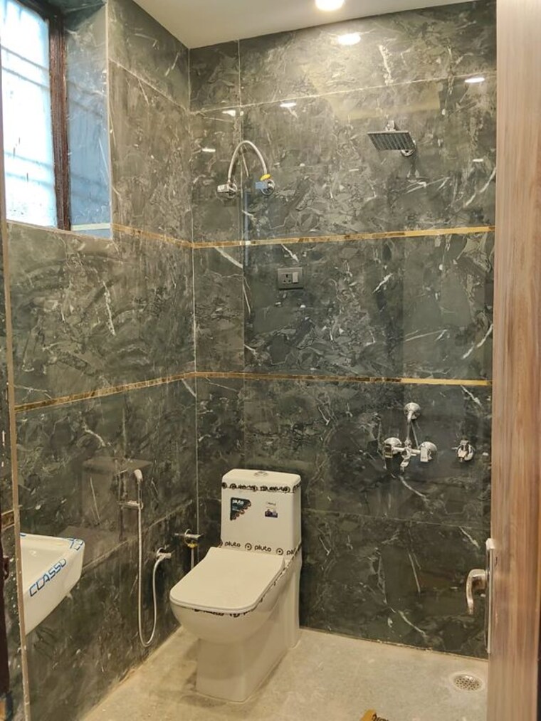Bathroom, sector 42 3 Bedroom 1500 Sq.Ft. Builder Floor In Sector 42 Faridabad 10473518