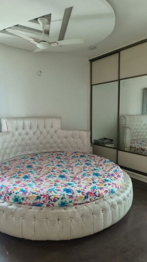 Bedroom in 2.5 BHK Apartment at Honer Vivantis, Gopanpally – for Rent