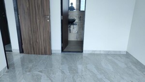 Room in 3 BHK Apartment at Platinum Heights Mumbai, Andheri West – for Sale