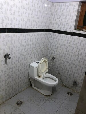 Bathroom in 2 BHK Builder Floor at Indira Nagar – for Rent