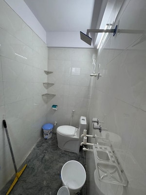 Bathroom in 2 BHK Apartment at Jaypee Greens Kosmos, Sector 134 – for Rent