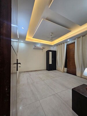 Kitchen in 2 BHK Builder Floor at Auram Floor, South City 2 – for Rent