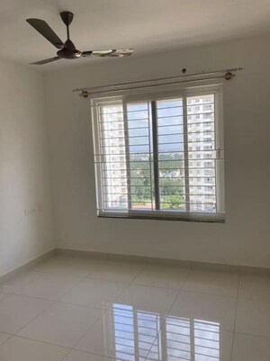 Room in 3 BHK Apartment at Puravankara Palm Beach, Hennur – for Rent