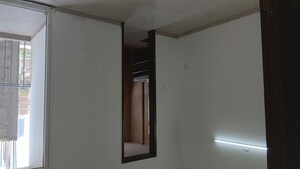 Room in 3.5 BHK Apartment at Smart World Orchard, Sector 61 – for Rent