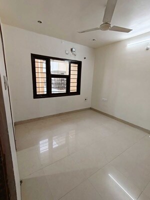 Room in  Apartment at Hill Ridge Springs, Gachibowli – for Rent