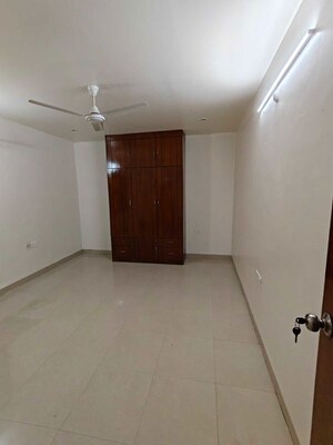 Room in  Apartment at Hill Ridge Springs, Gachibowli – for Rent