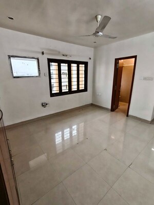 Room in  Apartment at Hill Ridge Springs, Gachibowli – for Rent