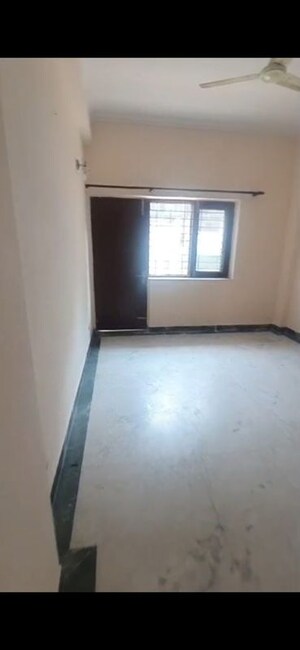 Room in 3 BHK Builder Floor at Elan Nirvana, Sector 50 – for Rent
