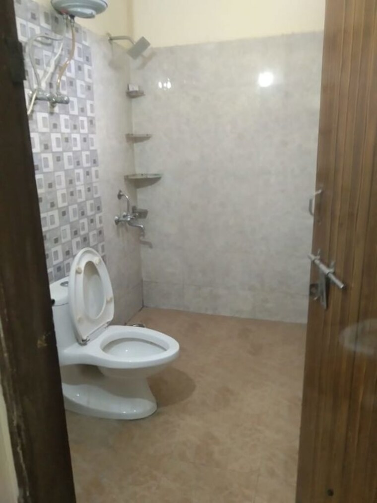 Bathroom, elan-nirvana 3 Bedroom 2300 Sq.Ft. Builder Floor In Sector 50 Gurgaon 10473718