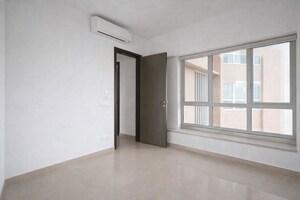 2 BHK Apartment For Rent in DB Woods, Goregaon East