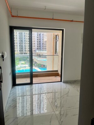 Room in 2 BHK Apartment at Raymond Ten X Habitat, Pokhran Road No Two – for Rent