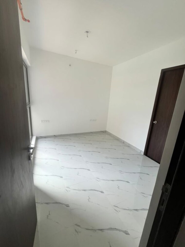 Room, raymond-ten-x-habitat 2 Bedroom 650 Sq.Ft. Apartment In Pokhran Road No Two Thane 10473818