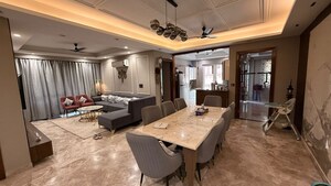 Team Area in 3 BHK Builder Floor at Auram Floor, South City 2 – for Rent