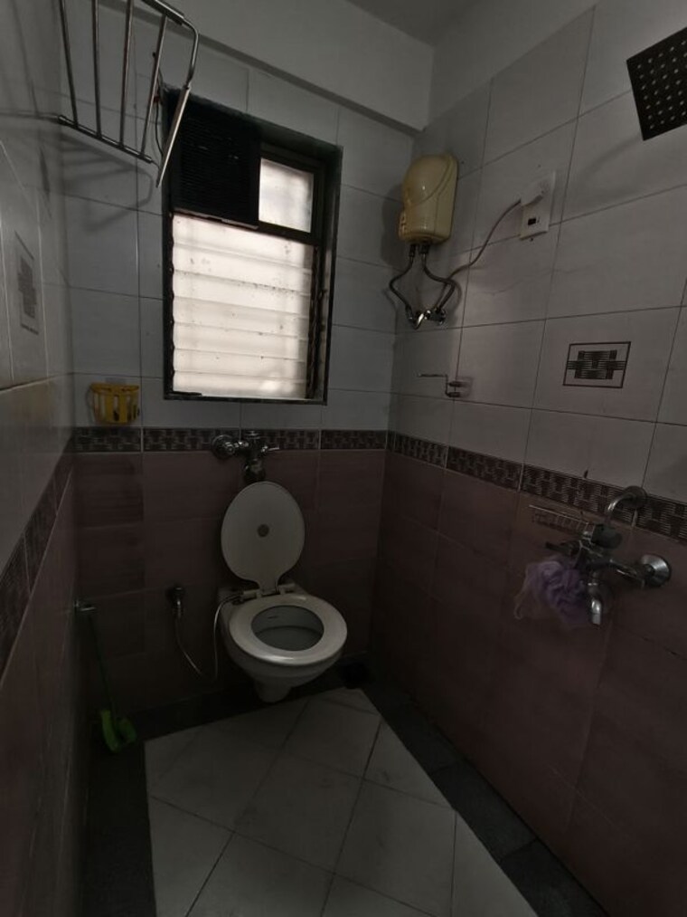 Bathroom, sadguru-complex-i 2 Bedroom 1000 Sq.Ft. Apartment In Goregaon East Mumbai 10473851
